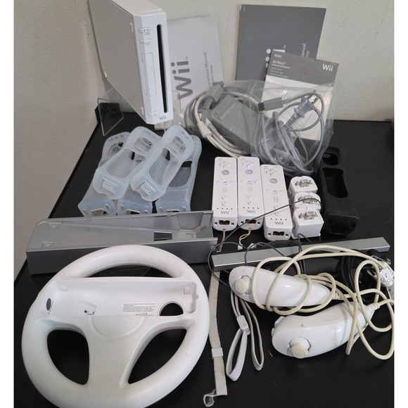Nintendo Wii Game Console With 3 Controllers, Nunchuks, Motion Adapters, Wheel - Picture 1 of 7